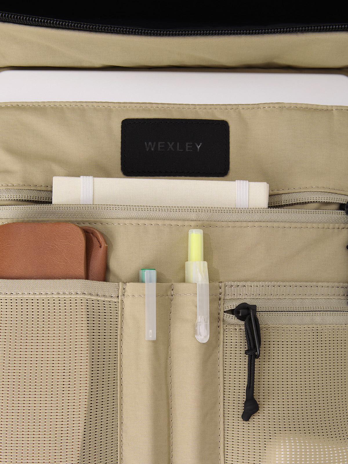 DOUGLAS | 15L EVERYDAY SHOULDER BAG