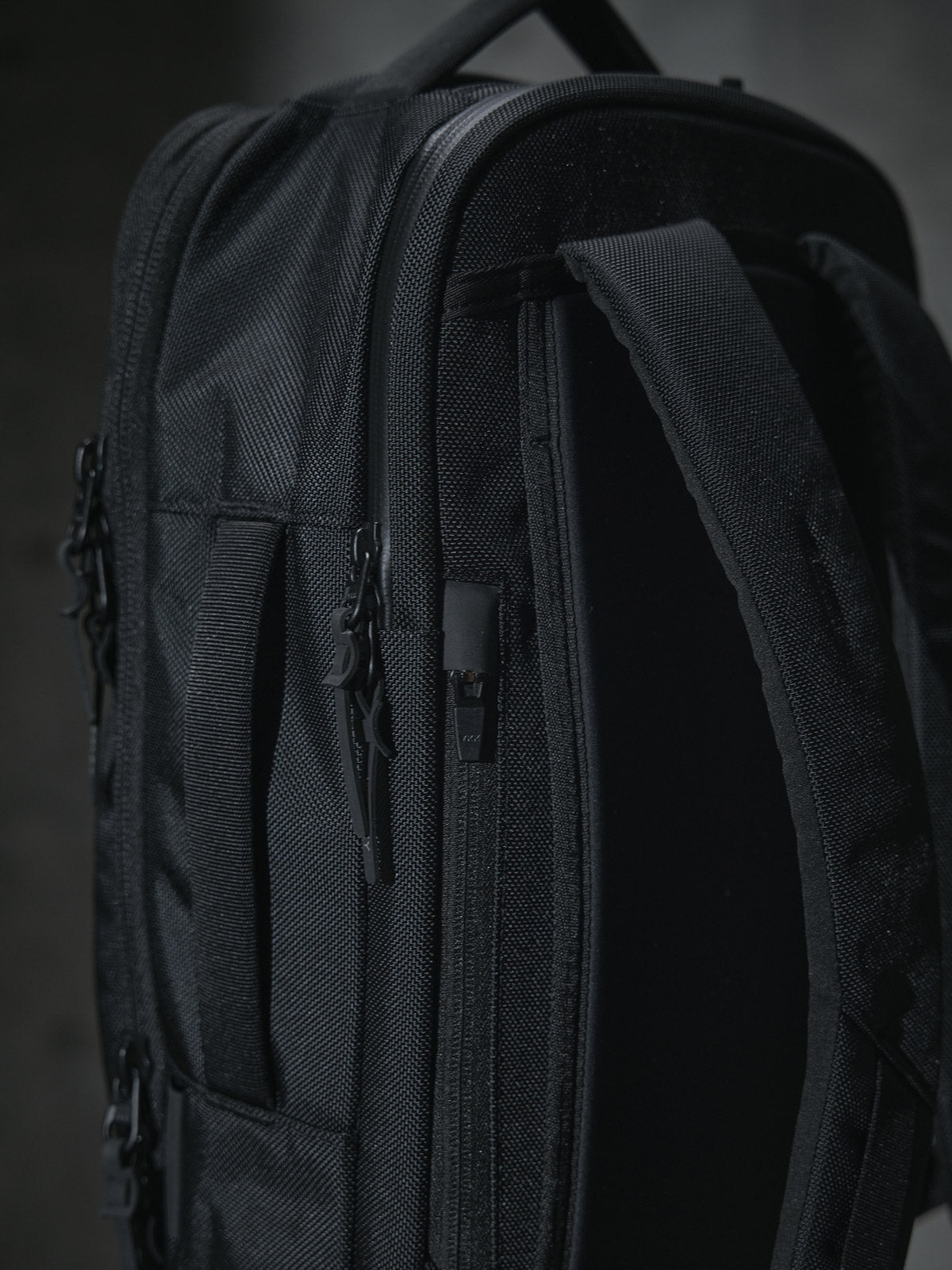 TAYLOR / 25L Pro Pack 1680D Cordura® Ballistic