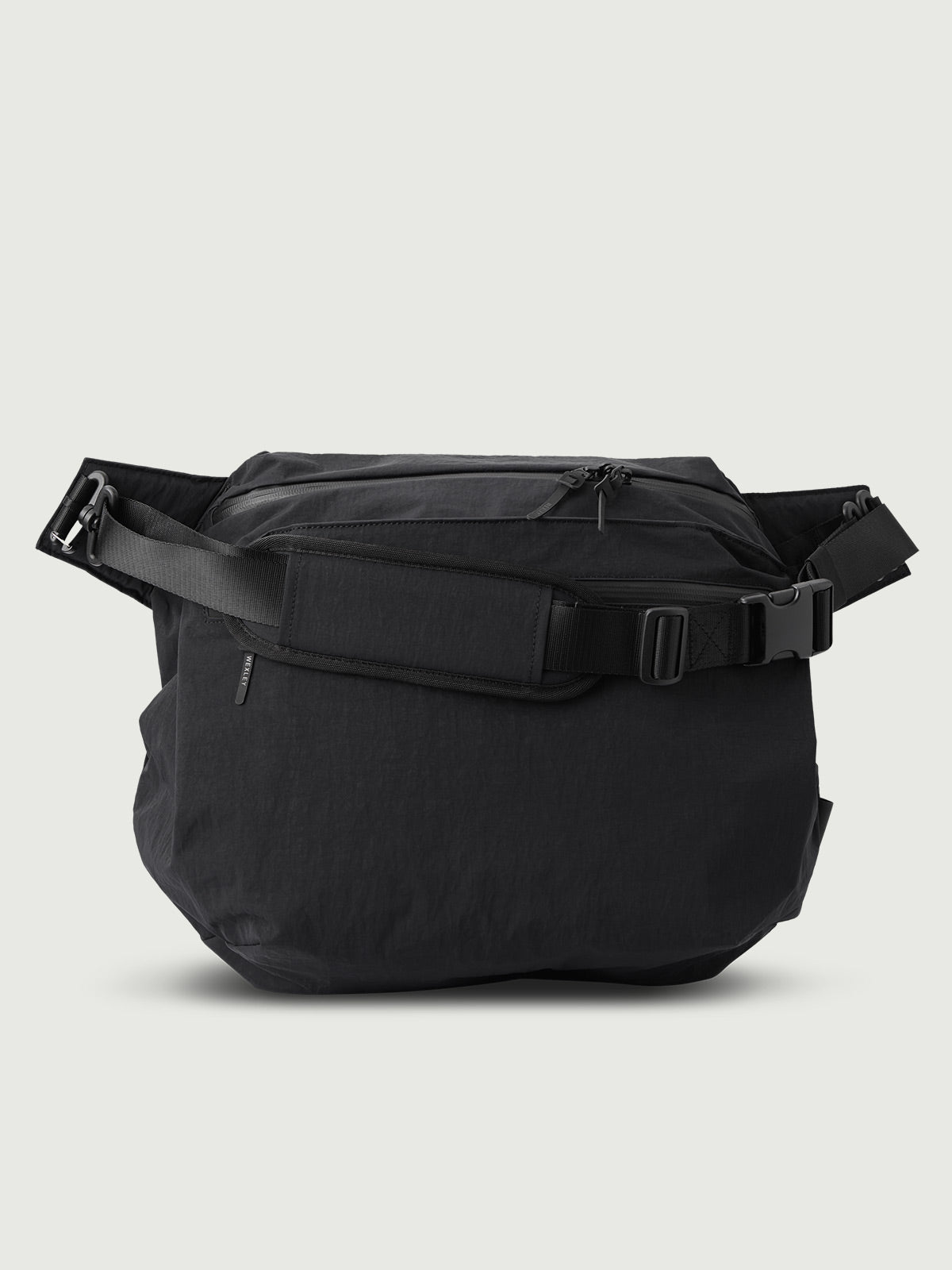 DOUGLAS | 15L EVERYDAY SHOULDER BAG