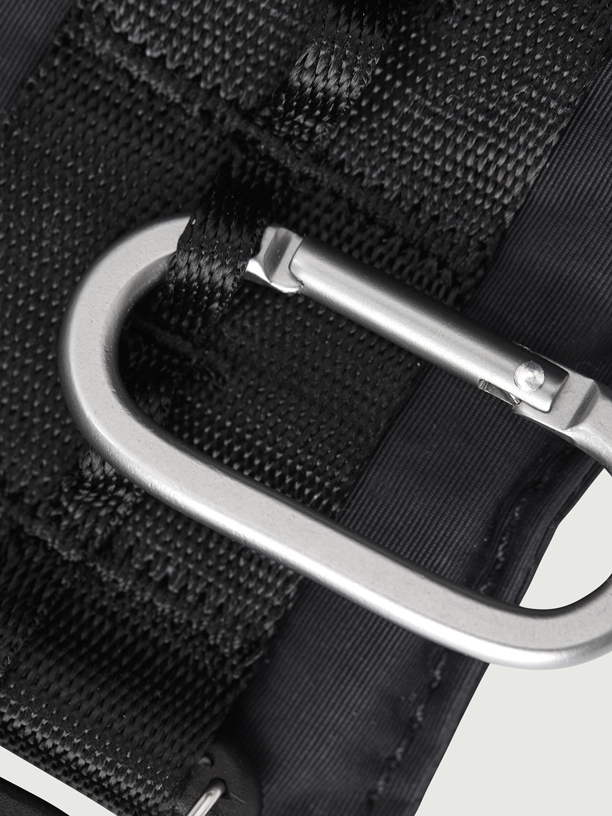 DOUGLAS | 15L EVERYDAY SHOULDER BAG