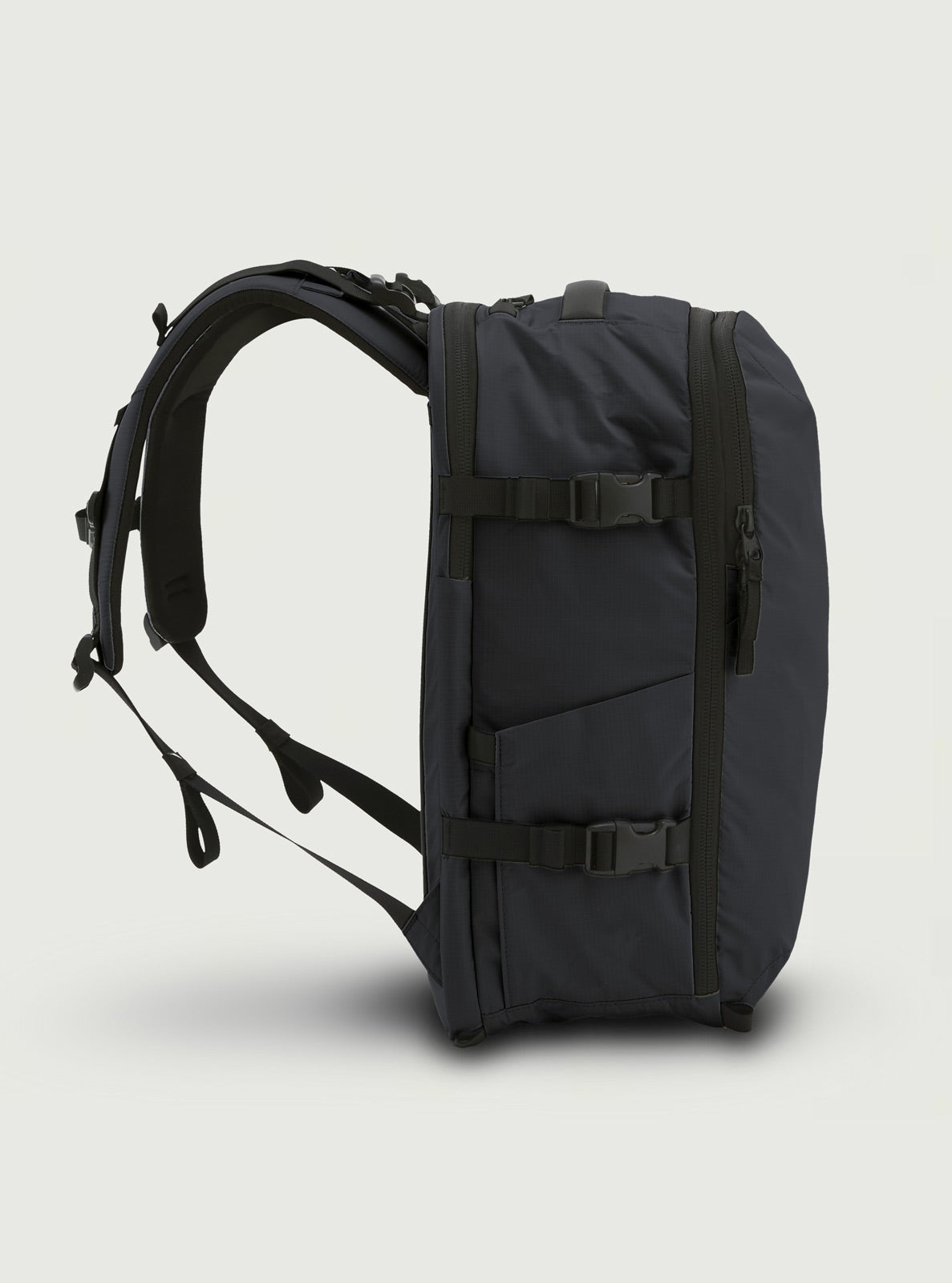 ACE V2 / ULTRALIGHT RECYCLED MODULAR TRAVEL PACK