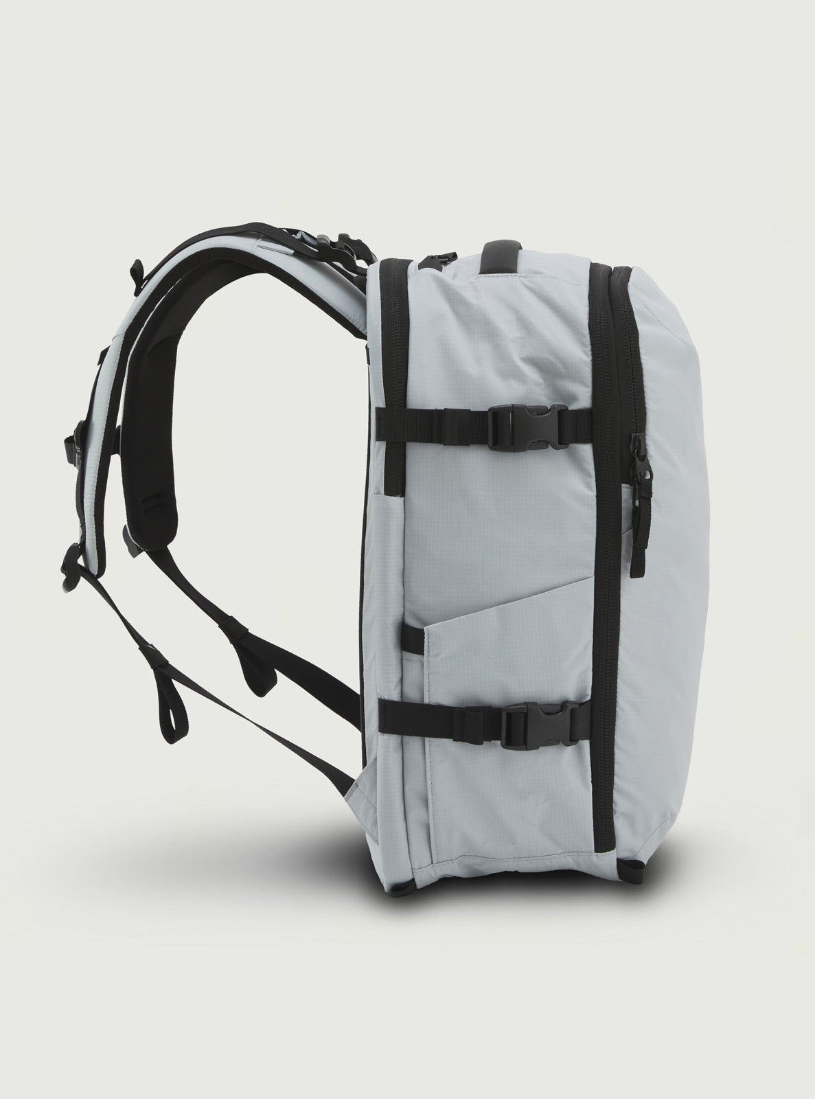 ACE V2 / ULTRALIGHT RECYCLED MODULAR TRAVEL PACK