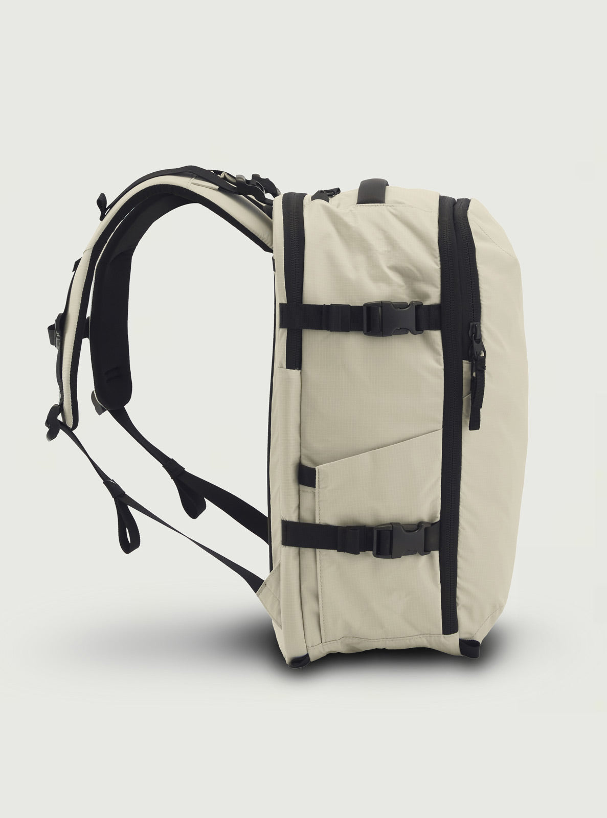 ACE V2 / ULTRALIGHT RECYCLED MODULAR TRAVEL PACK