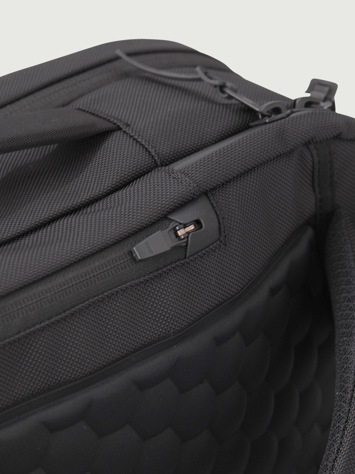 TWL | STRUCTURED 30L MULTIFUNCTION PACK